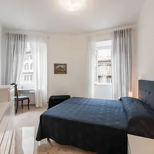 https://enzhouse.it-romehotels.com